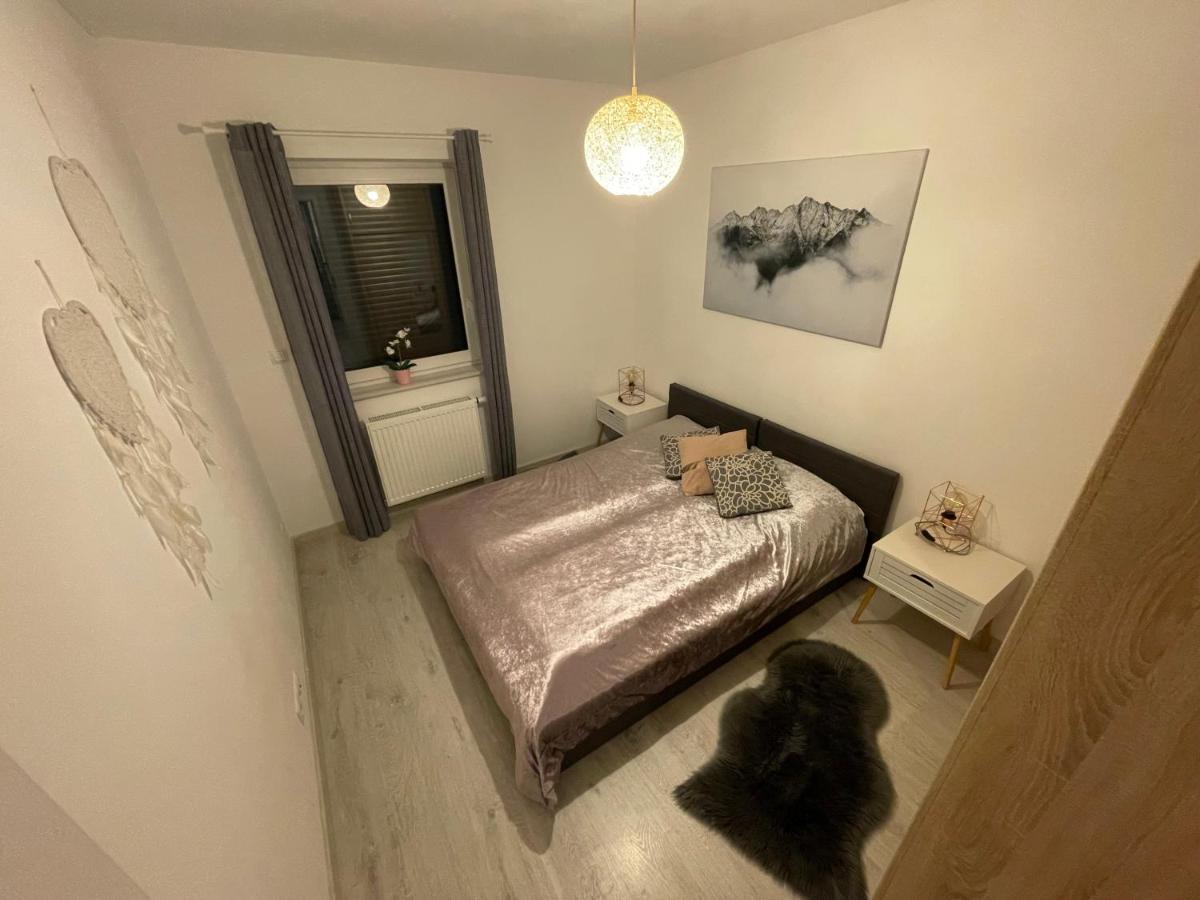 Apartament Na Spokojnej วีสวา ภายนอก รูปภาพ